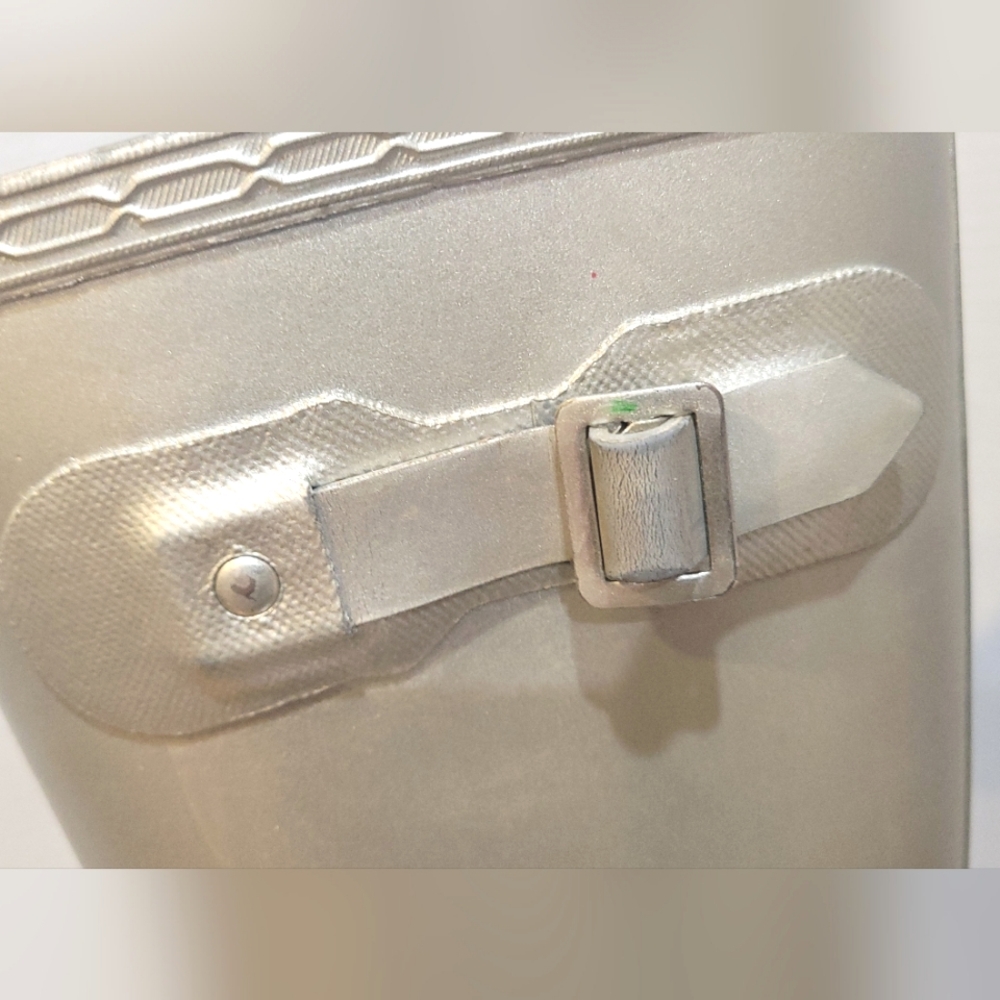 Hunter Metallic Silver Wellington Tall Rain Boot - Picture 9 of 16